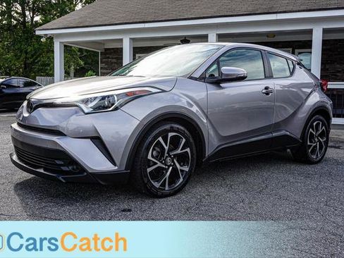 Used 2019 Toyota C-HR XLE image 4