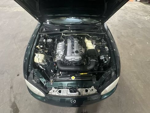 Used 1999 MAZDA MX-5 Miata RWD image 22