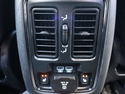 Used 2019 Jeep Grand Cherokee Limited w/ Luxury Group II AWD/4WD image 30