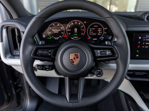 Certified 2026 Porsche Cayenne E-Hybrid AWD/4WD image 31