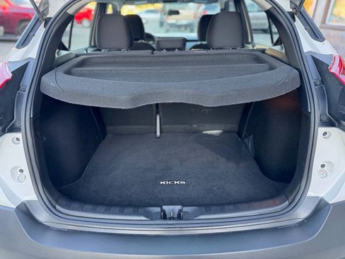 Used 2018 Nissan Kicks S image 19