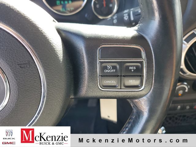Used 2017 Jeep Wrangler Unlimited Sahara w/ Connectivity Group AWD/4WD image 11
