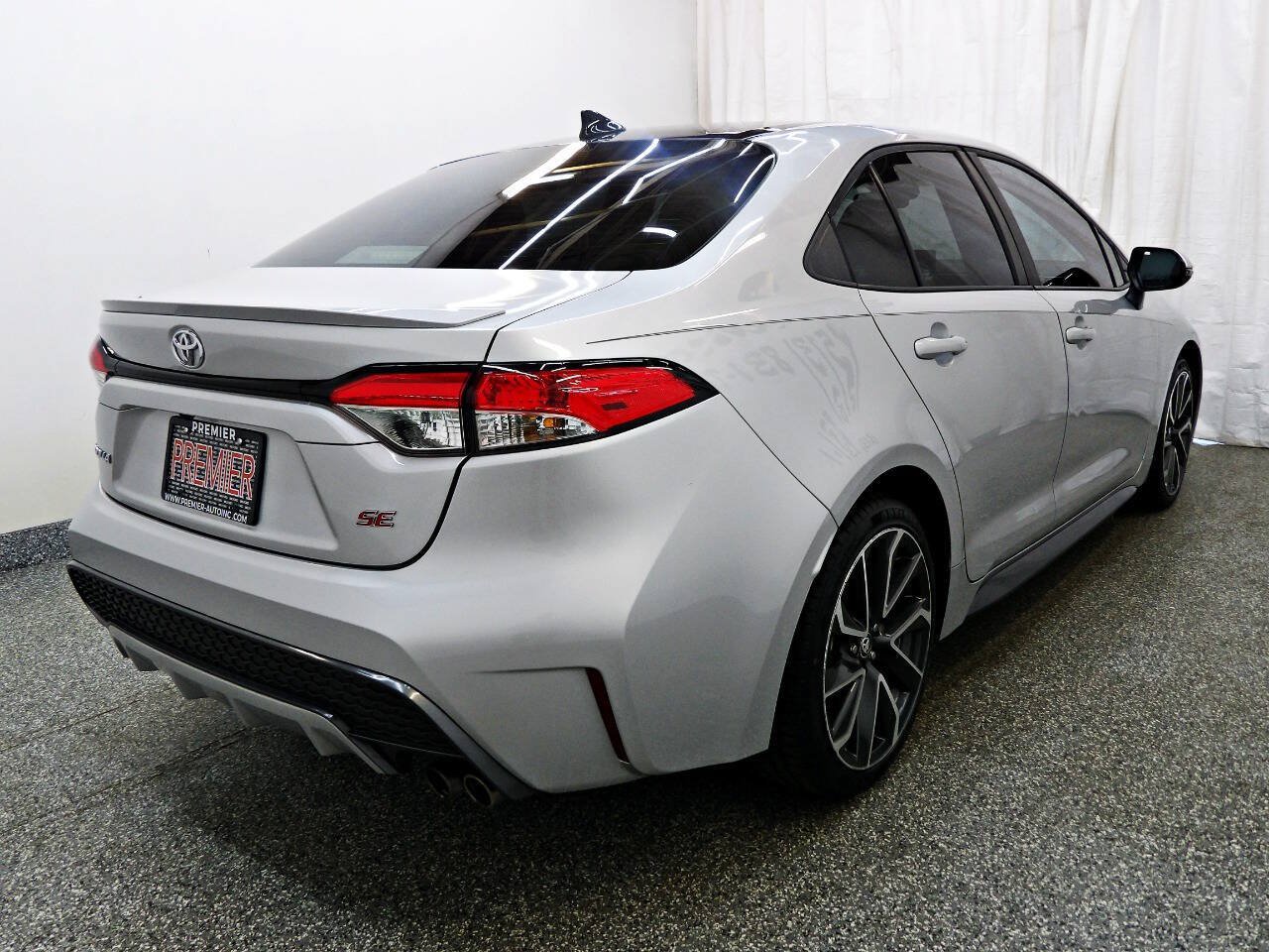 Used 2022 Toyota Corolla SE FWD image 6
