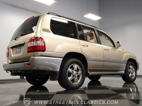 Used 2006 Toyota Land Cruiser image 28