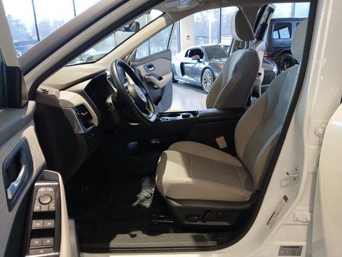 Used 2023 Nissan Rogue SV image 20