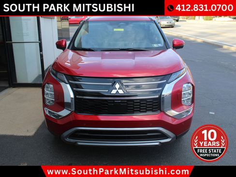 New 2025 Mitsubishi Outlander SE image 4