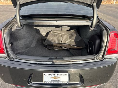 Used 2023 Chrysler 300 Touring L w/ Popular Equipment Group image 8