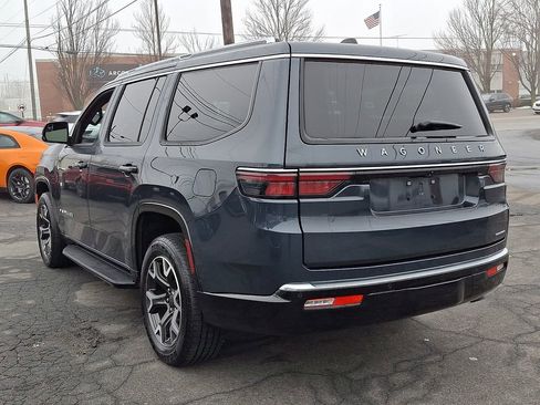 Used 2024 Jeep Wagoneer Series III AWD/4WD image 7