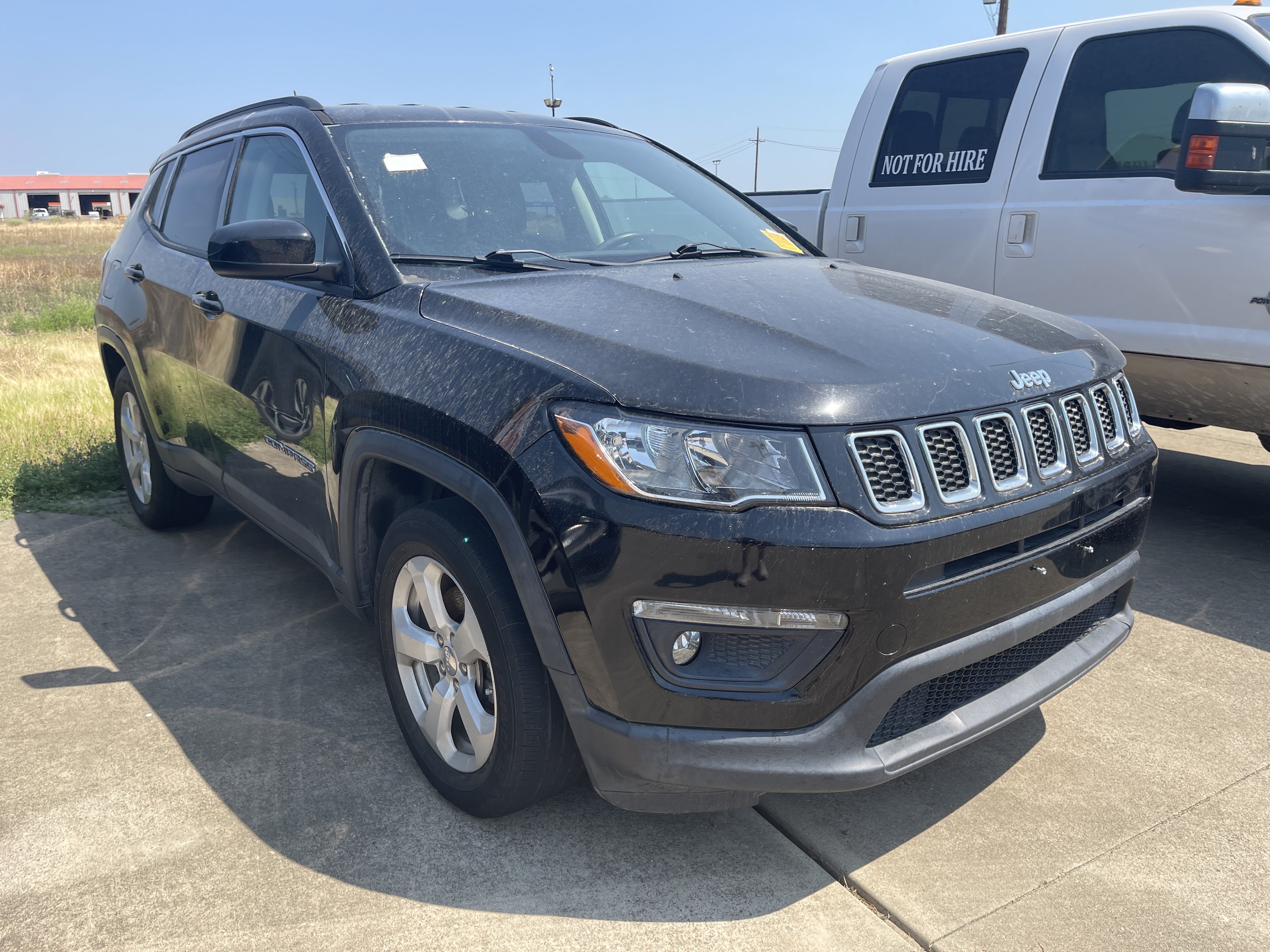 Used 2017 Jeep Compass Latitude w/ Popular Equipment Group FWD image 2