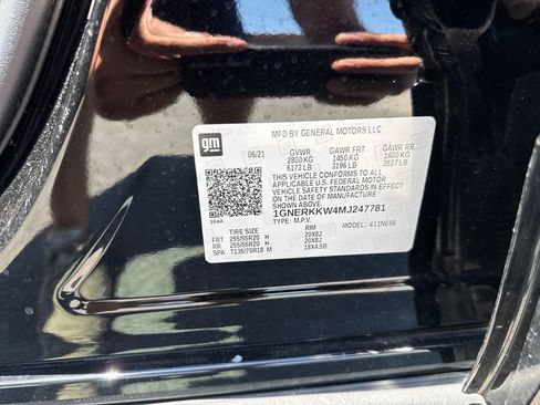 Used 2021 Chevrolet Traverse Premier w/ Redline Edition FWD image 24