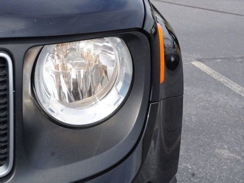 Used 2023 Jeep Renegade Latitude image 9