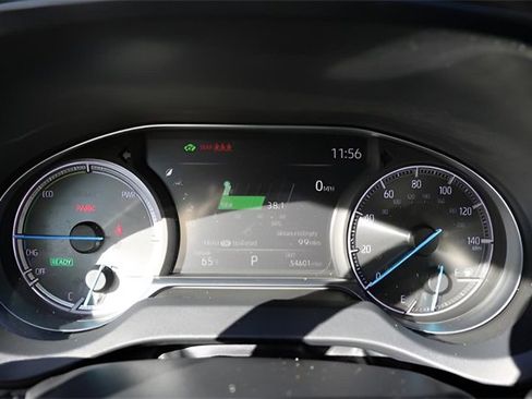 Used 2021 Toyota Venza XLE image 24