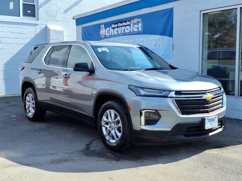 Used 2023 Chevrolet Traverse LS AWD/4WD image 1
