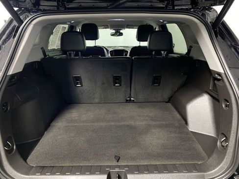 Used 2023 GMC Terrain SLT image 22