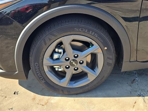 New 2025 Kia K4 LXS image 35