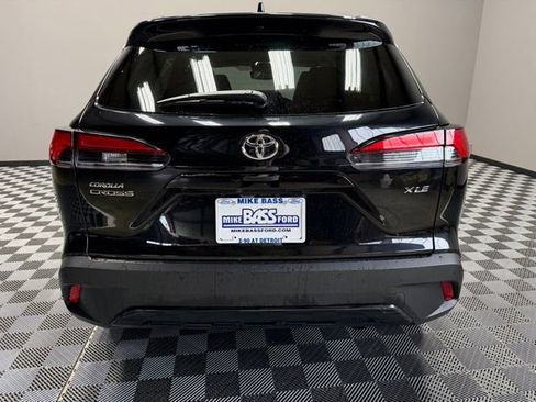 Used 2024 Toyota Corolla Cross XLE image 9