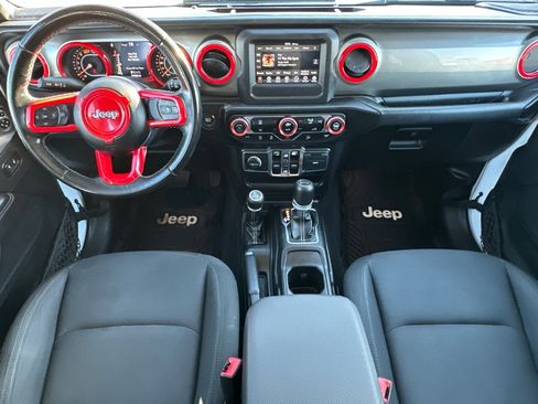 Used 2020 Jeep Wrangler Unlimited Sahara image 12