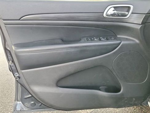 Certified 2019 Jeep Grand Cherokee Altitude image 10