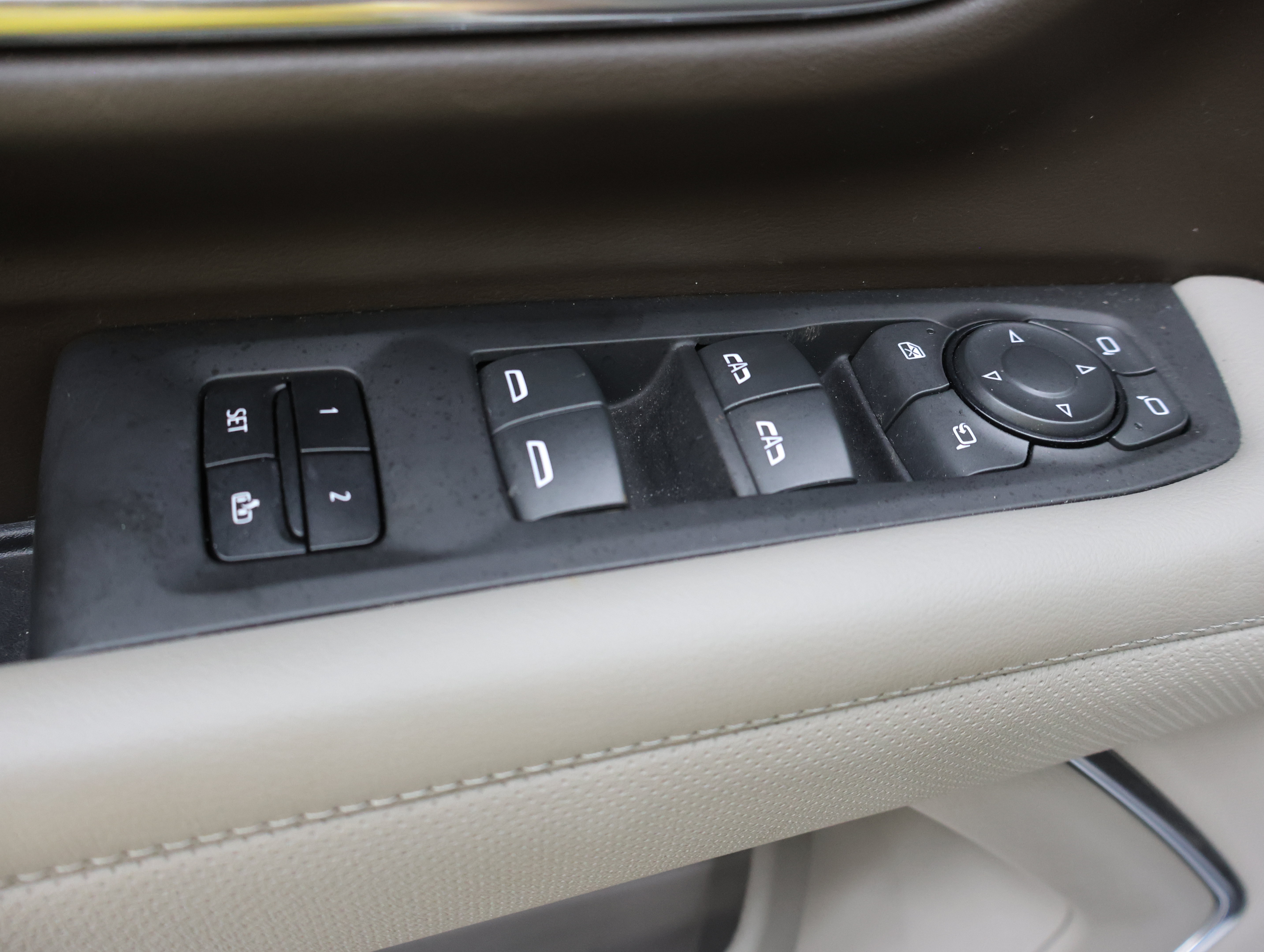 Used 2023 GMC Yukon SLT AWD/4WD image 49