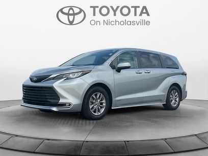 Used 2021 Toyota Sienna XLE