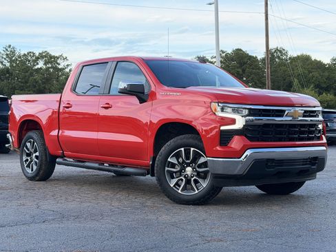 Used 2024 Chevrolet Silverado 1500 LT AWD/4WD image 2