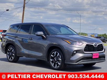 Used 2025 Toyota Highlander LE