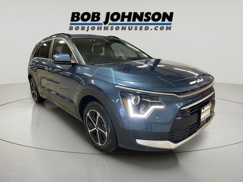 Used 2025 Kia Niro EX image 1