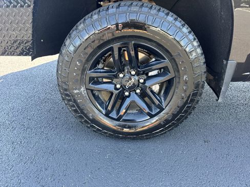 Used 2019 Chevrolet Silverado 1500 LT Trail Boss AWD/4WD image 10