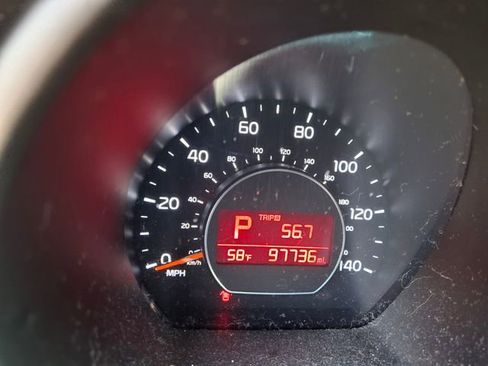 Used 2017 Kia Soul + FWD image 3