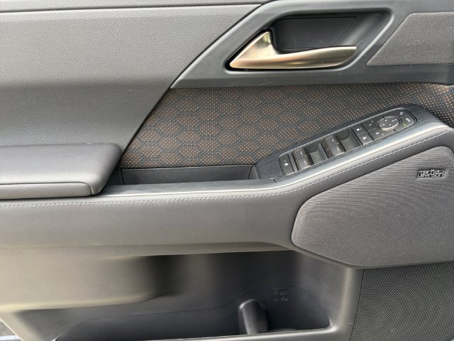 Certified 2025 Lexus GX 550 w/ Accessory Package (2T) AWD/4WD image 10