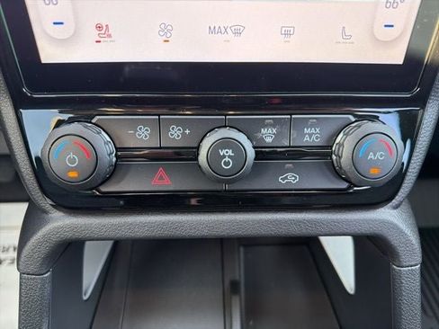 New 2025 Ford Ranger Lariat w/ Chrome Accent Package image 23