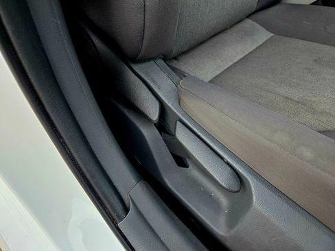 Used 2021 Toyota Camry LE w/ Carpet Mat Package (TMS) image 27