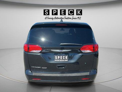 Used 2020 Chrysler Voyager LX FWD image 4