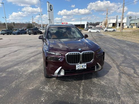 Used 2024 BMW X7 xDrive40i w/ Executive Package image 2