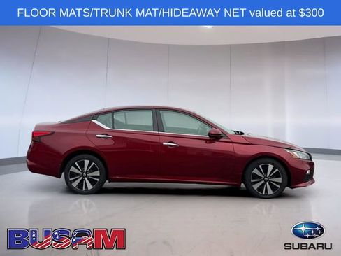 Used 2021 Nissan Altima 2.5 SV w/ SV Premium Package image 3