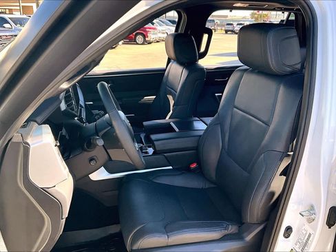 Used 2025 Toyota Sequoia Platinum image 7