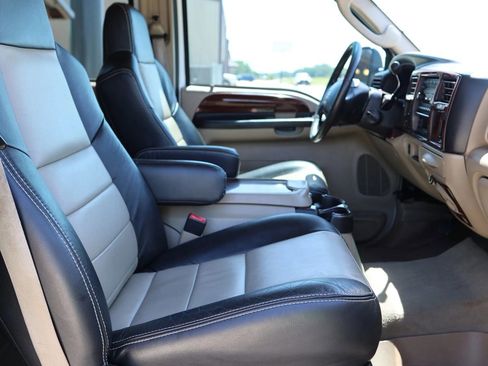 Used 2005 Ford Excursion Eddie Bauer AWD/4WD image 41