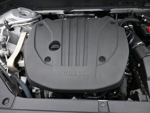 Used 2023 Volvo XC90 B5 Plus AWD/4WD image 36