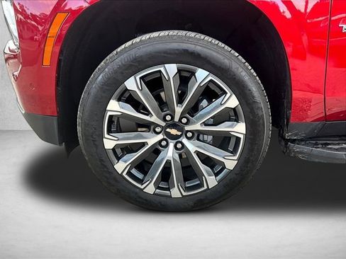 Used 2025 Chevrolet Tahoe High Country image 10