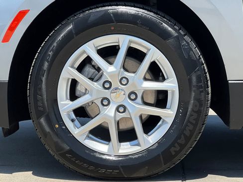 Used 2023 Chevrolet Equinox LT FWD image 36