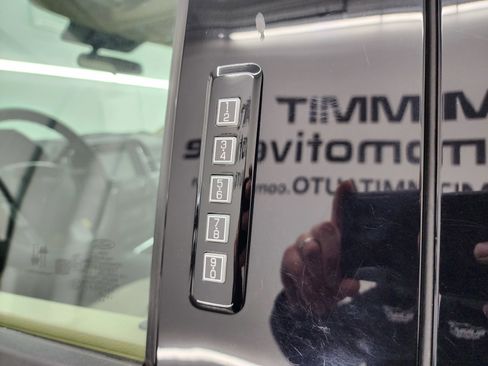 Used 2020 Ford F350 XLT w/ XLT Premium Package image 38