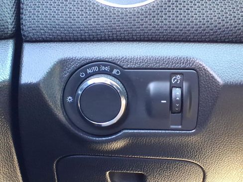 Used 2016 Chevrolet Cruze LT image 16