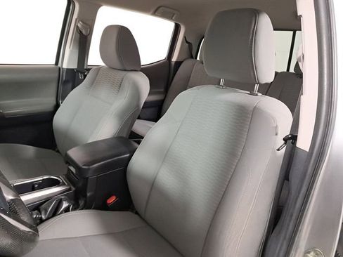 Used 2018 Toyota Tacoma SR5 image 20