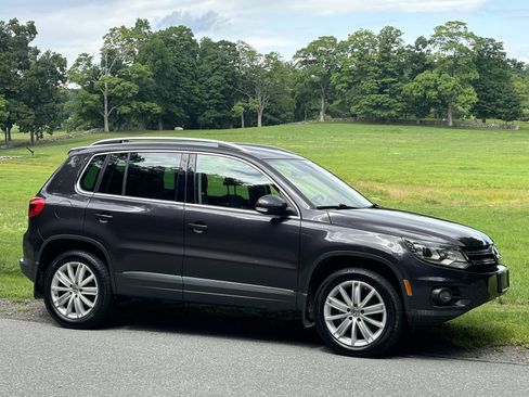 Used 2016 Volkswagen Tiguan SE AWD/4WD image 16