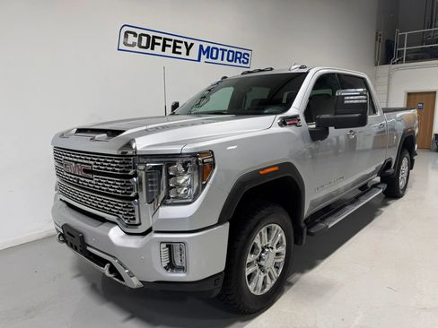 Used 2020 GMC Sierra 2500 Denali w/ Technology Package image 2