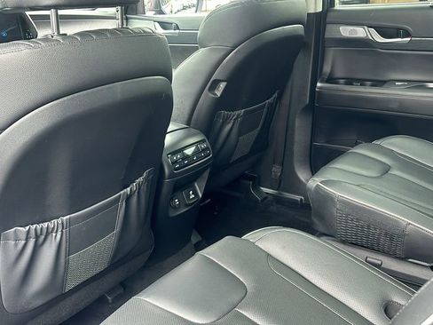 Used 2024 Hyundai Palisade Limited image 32