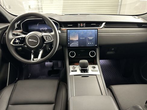 Used 2026 Jaguar F-PACE R-Dynamic S AWD/4WD image 13