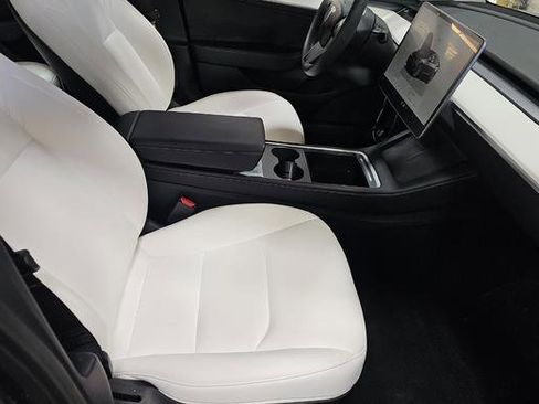 Used 2022 Tesla Model 3 Standard Range image 28