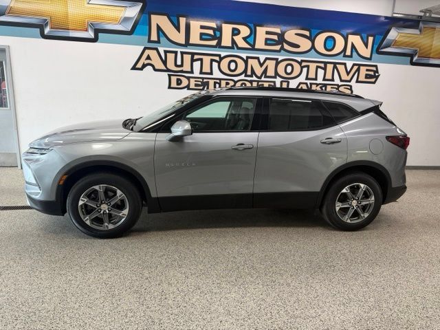 Used 2024 Chevrolet Blazer LT w/ Convenience Package AWD/4WD image 2