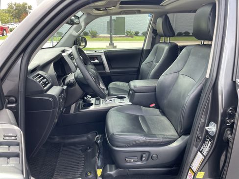 Used 2018 Toyota 4Runner Limited AWD/4WD image 15